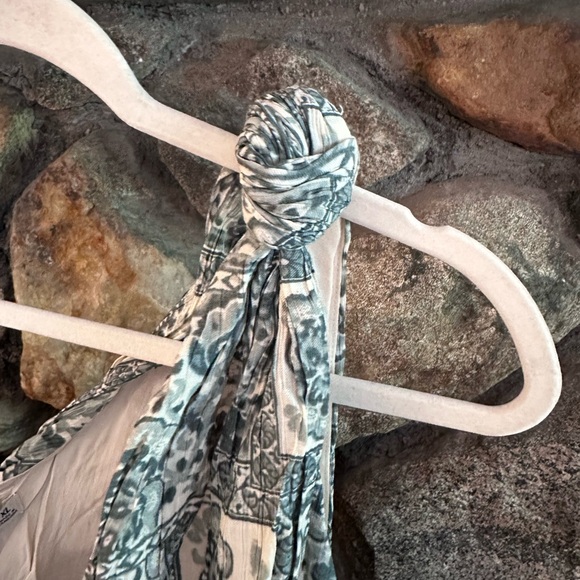 NWT!! Abercrombie & Fitch Crinkle One-Shoulder Tank Top - Picture 2 of 4